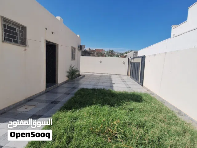 1 m2 2 Bedrooms Townhouse for Rent in Tripoli Ain Zara