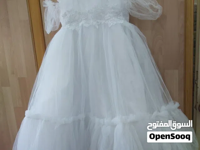 فستان ابيض بناتي