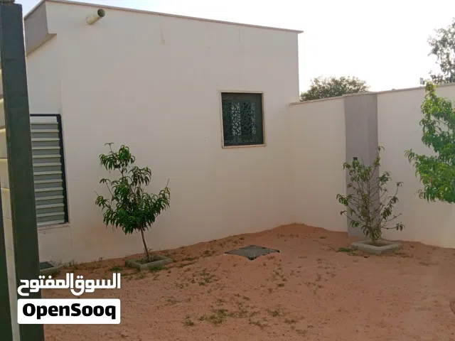 160 m2 3 Bedrooms Townhouse for Sale in Tripoli Tajura