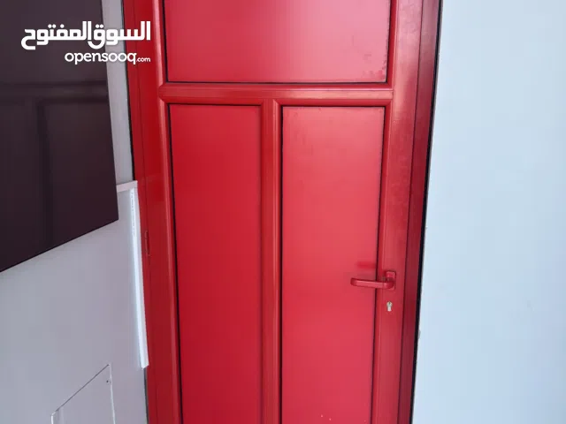 باب المنيوم للبيع بحالة ممتازة