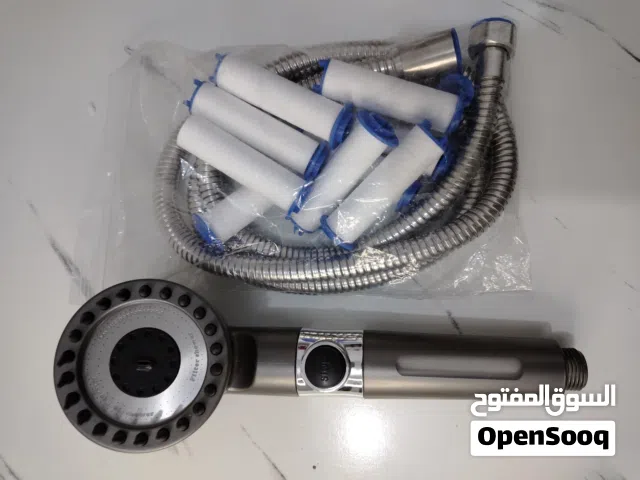 هذا المنتج هو رأس دش محمول عالي الضغط مزود بفلتر مياه مدمج.
