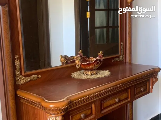 انتريه وا طاولت مجلس بي سعر حررق 350دينار فقط