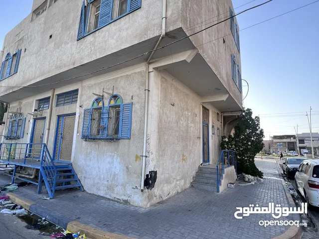 بناية تجارية للبيع