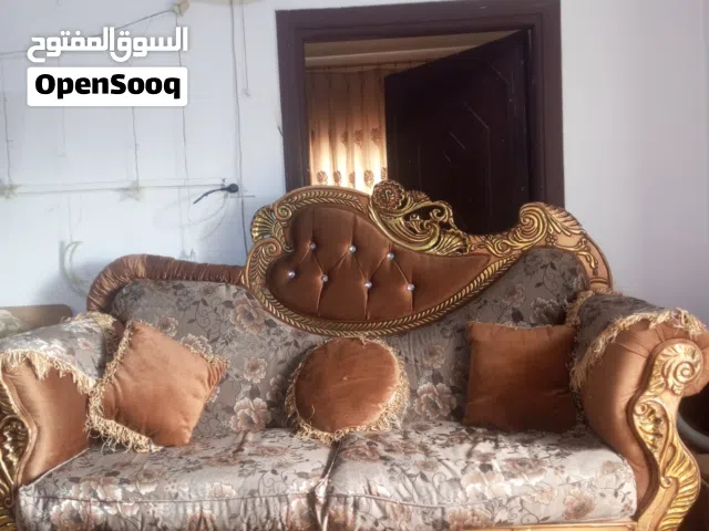 طقم كنب ذهبي حفر