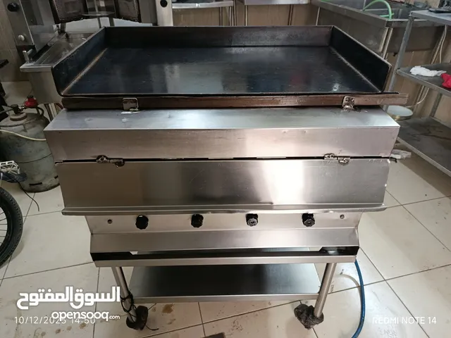 عدة مطعم بحالة ممتازة