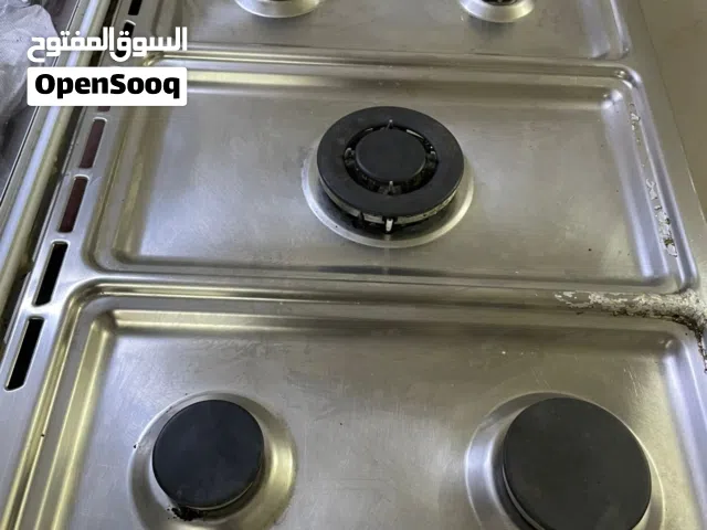 فرن كبير مستعمل فتره بسيطه بحاله جيده كل أغراضه موجودات بحاله ممتازه