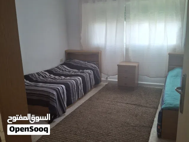شقه للبيع طابق ثاني فني مقابل بوابه الاقتصاد الجديده لجامعه اليرموك