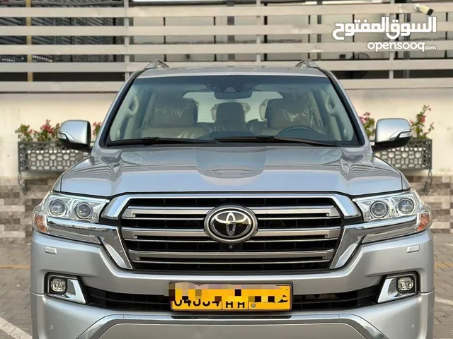 Used Toyota Land Cruiser in Muscat