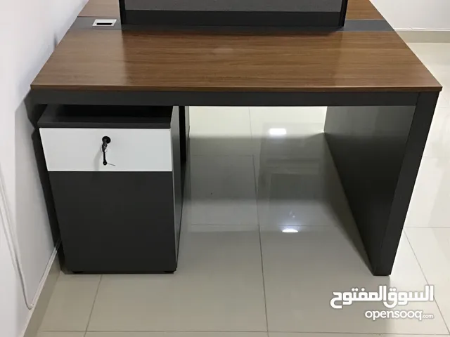 Office Workstation طاولات  مكتبية راقية جدا