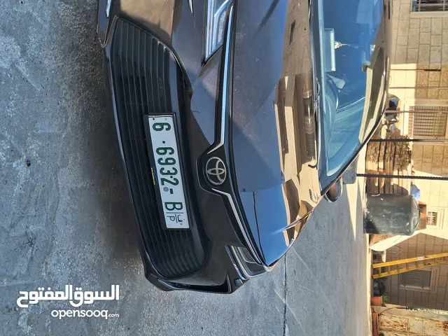 تويوتا كورولا للبيع او بدل
