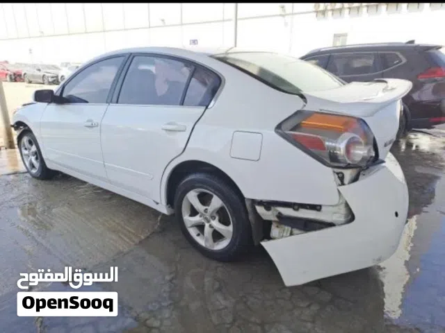 يوجد لدينا قطع غيار نيسان ألتيما من 2007-2012