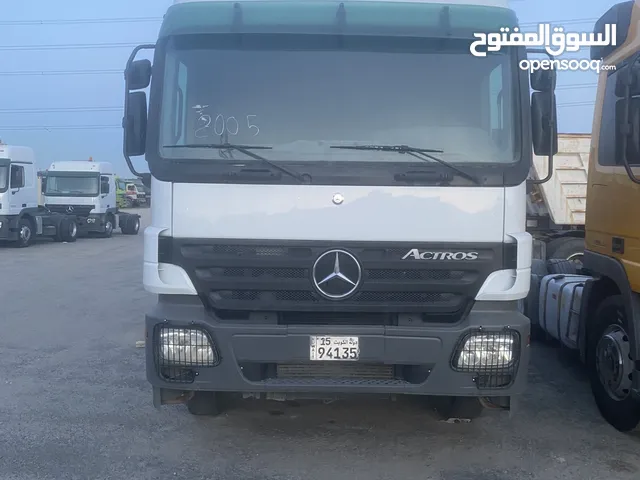 Tractor Unit Mercedes Benz 2005 in Hawally