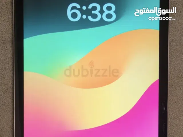 Apple iPad 6th generation has 128 gb for sell has 3gb memory and perfect for everything no any andc