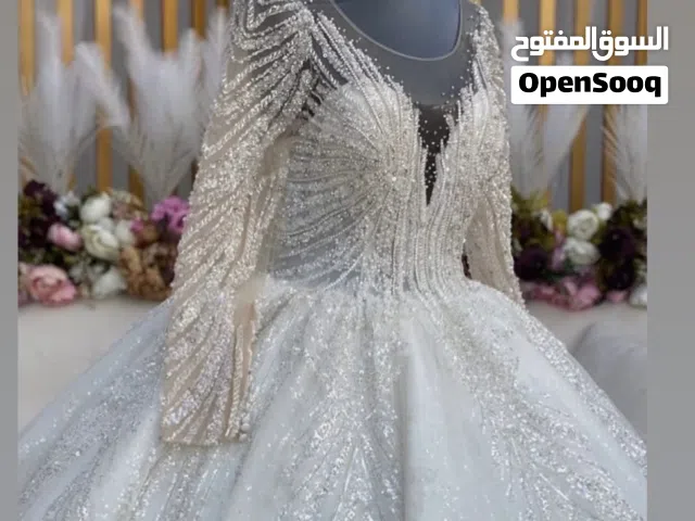 فستان فخم وروعة تم اضافة فيديو للفستان