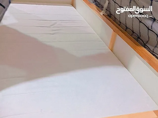 سرير طابق ارضي وطابق ثاني دورين