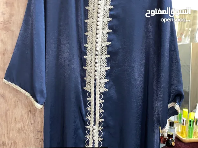 ملابس وعبايات ممتازه استخدام خفيف مقاس L &XL لتواصل واتس اب لارسال فيديوللقطع اسعار قابله للتفاوض