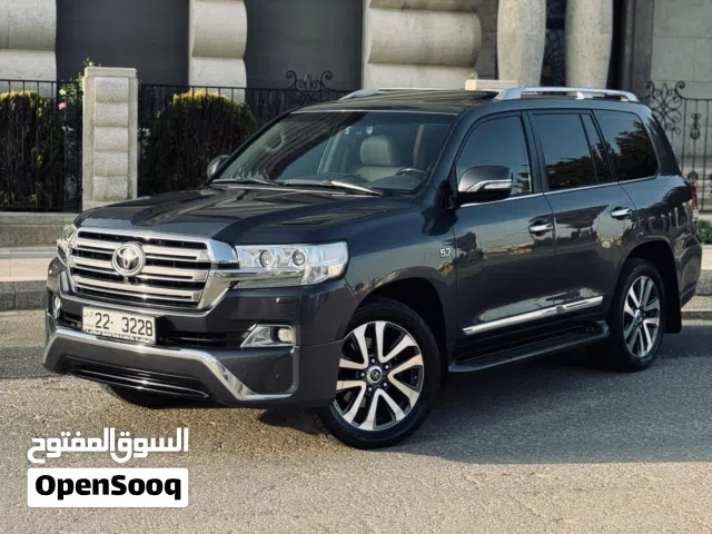 2016 تويوتا لاند كروزر Grand Touring