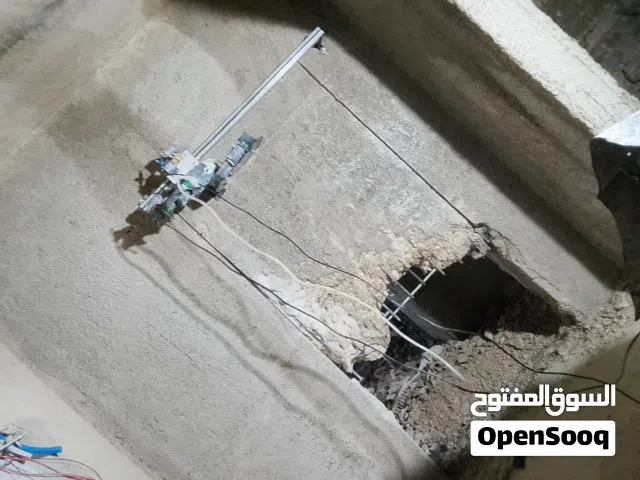 اعمال حفر الكور جميع المقاسات وفتح شفاطات المطابخ والمكيفات وقص الخرسانه وعمال الهدم وشيل الطمم