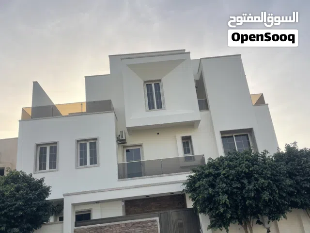 فيلا تلاتة طوابق في بن غرسة
