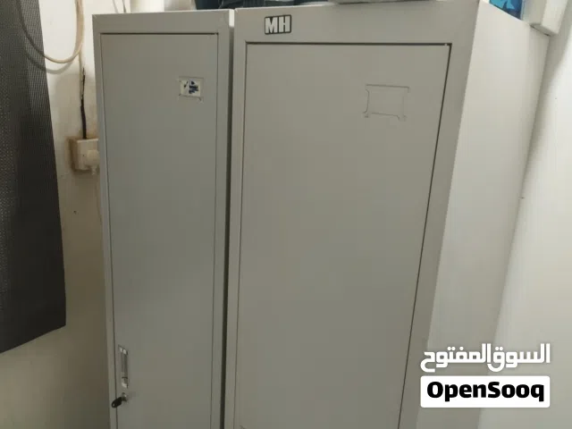 خزائن حديد مستعمل بحاله الجديد عدد 2 للبيع 2 steel lockers for sale