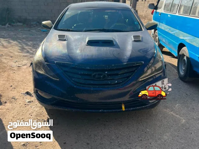 2011 هيونداي سوناتا Blue