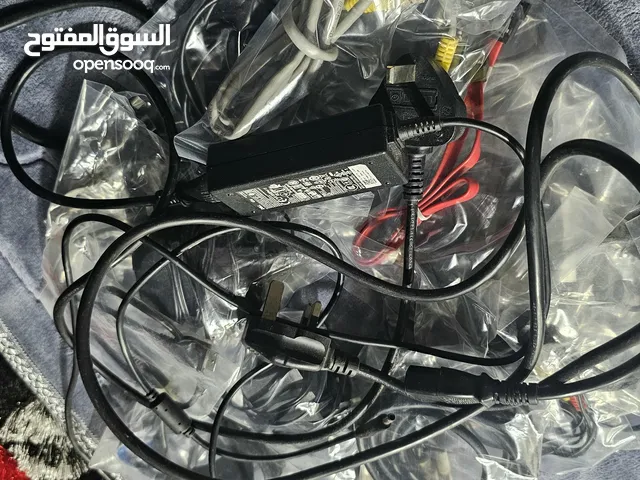 متوفر لدي شواحن مختلفه للابتوب و الاجهزه
