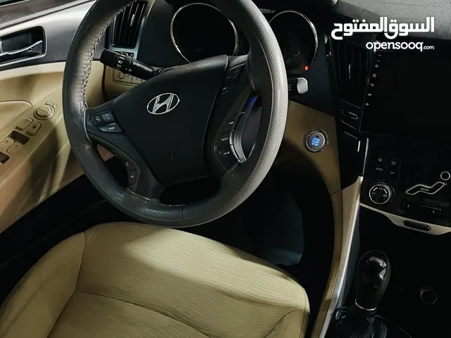 Hyundai sonata hybrid 2011