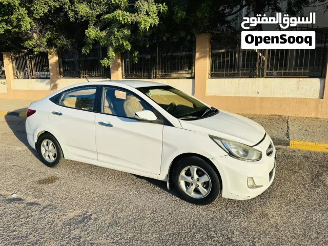 2012 Hyundai Accent Standard