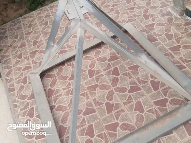 السلام عليكم ورحمت الله و بركاته أضف لمسة ابتكار وأناقة لمشروعك مع هذه القبة الهرمية الفريدة!