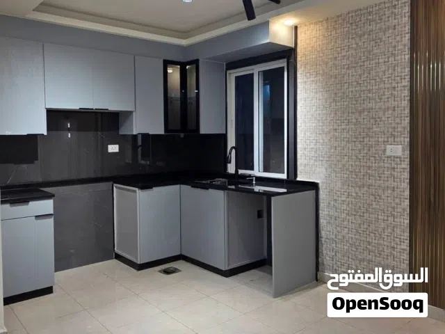 استوديو مجدد بالكامل موقع مميز قريب من المول و الجامعه ومنطقه مخدومه