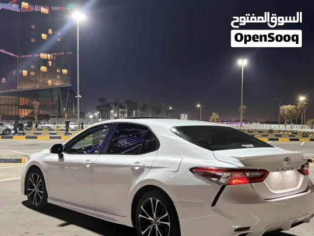 تويوتا كامري 2018 للبيع