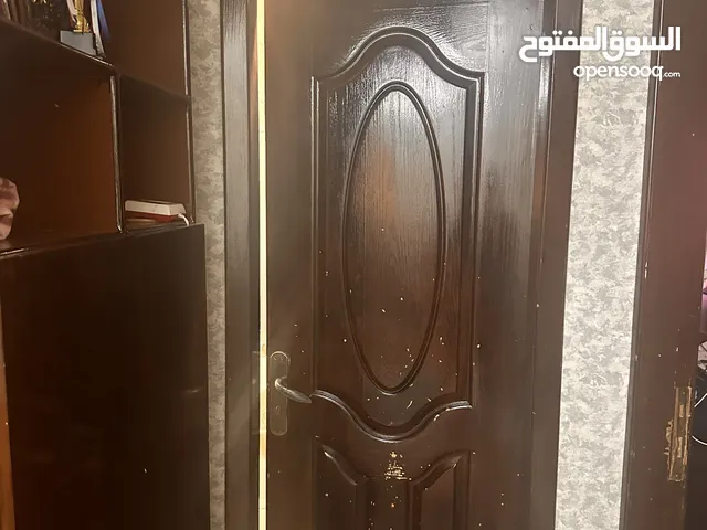 أبواب خشب مستعملات للبيع