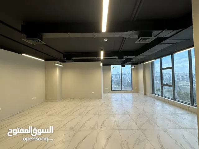 مكتب جديد للايجار 77m مميز جداً مجمع السعودي