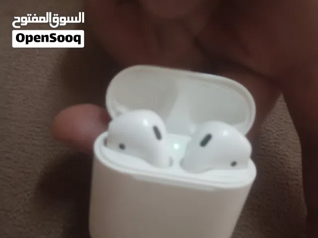airpod 1 سماعة اصليه  وكااله صوت مايك شحن للبيع فقط للبيع