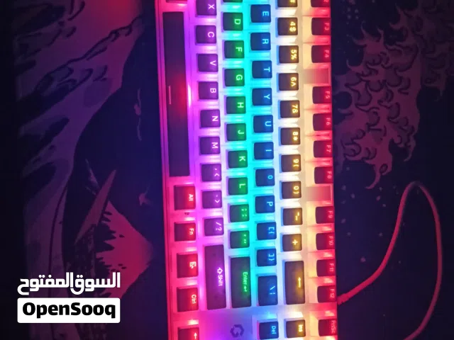 كيبورد عد 2 كيبور جسد مالتها معدن الماركه مالتها موضحه بل صوره كي كابس مالتها وحده تختلف عن ثانيه