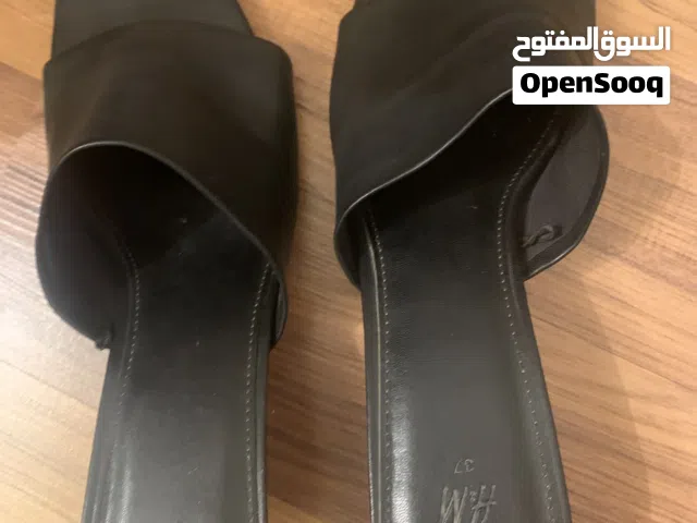 بيع شبشب من H&M