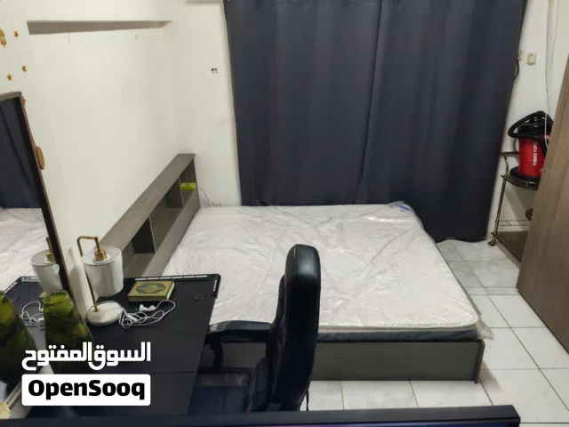 لشخص او لشخصين بارتشن مفتوح للمشاركه مع شباب عدد2