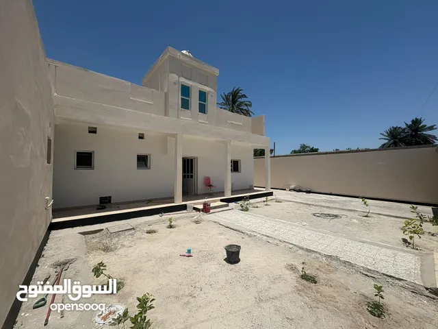 للإيجار فيلا سكنية تجارية في جنوسان وتقع في موقع مميز و بسعر ممتاز ' مساحة الأرض 500م '.