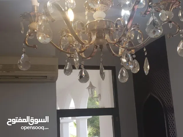 4 chandliers (non negotiable)