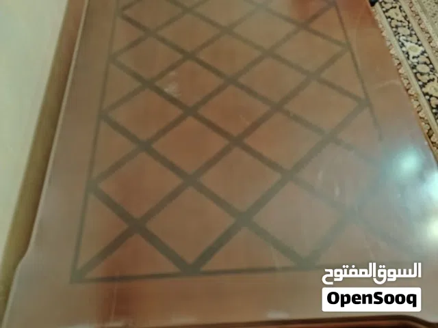 طاولة سفرة بحالة ممتازة للبيع