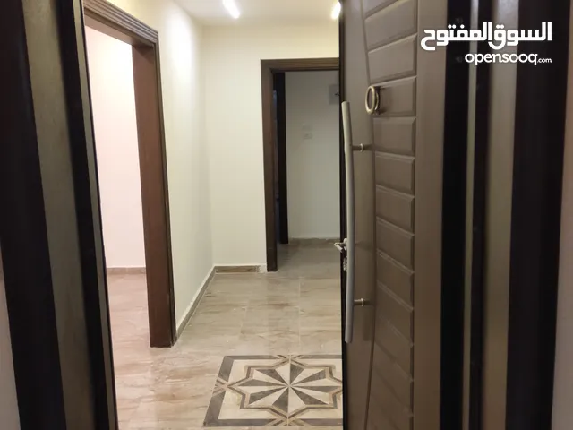 شقق فارغه للايجار سوبر ديلوكس جديده لم تسكن مساحة 180 متر متوفر جميع الطوابق قرب دوار زبده