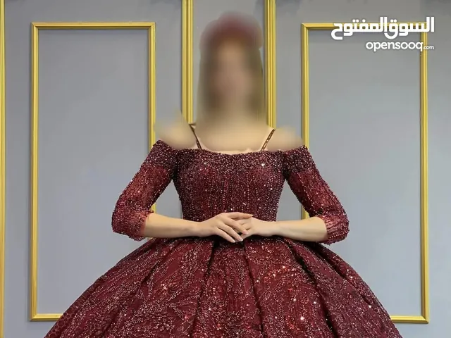 فستان افراح( محضر) اخر موديل 2025 ملكي فاخر بلون عنابي ساحر .......................................