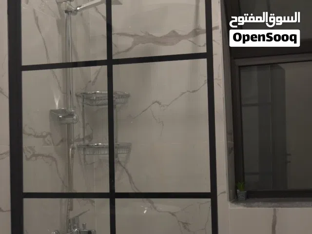 شقه فاخره مفروشه للإيجار اثاث حديث خدمات متكامله كادر خاص للنظافه