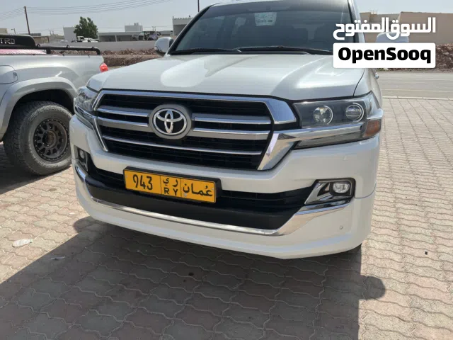 لاندكروزر ابيض جراند تورينج 2019