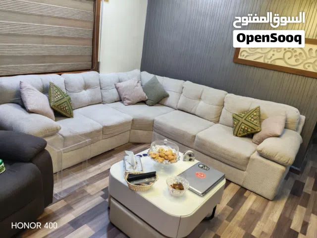 طقم كنب كونر خشب اربعه بربعه تفصيل مستخدم لمده سنه ونص