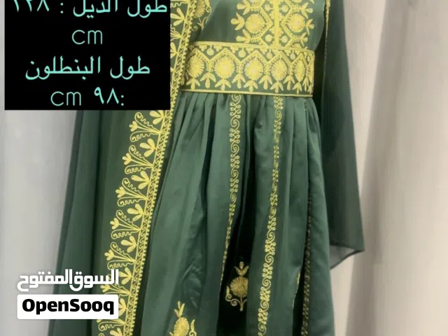 فستان تقليدي اخضر مستعمل لساعات فقط
