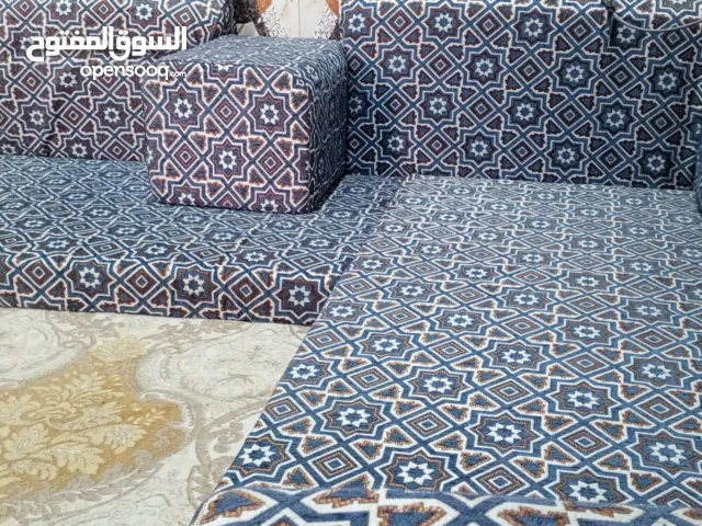 گعده عربيه للبيع جديد كلش مشتريها قبل فتره  ارقه نوعية حاليا من حيث الارتفاع العالية