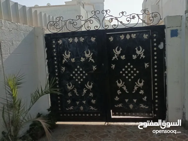 200 m2 5 Bedrooms Townhouse for Sale in Muscat Ghubrah