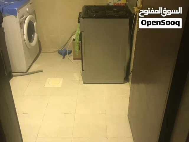 شقه بالمهبوله ق2 غرفه وصاله ومطبخ وحمام  الايجار 170 و 5 حارس شرط شراء الاغراض هتبقي فاضيه من يوم  2
