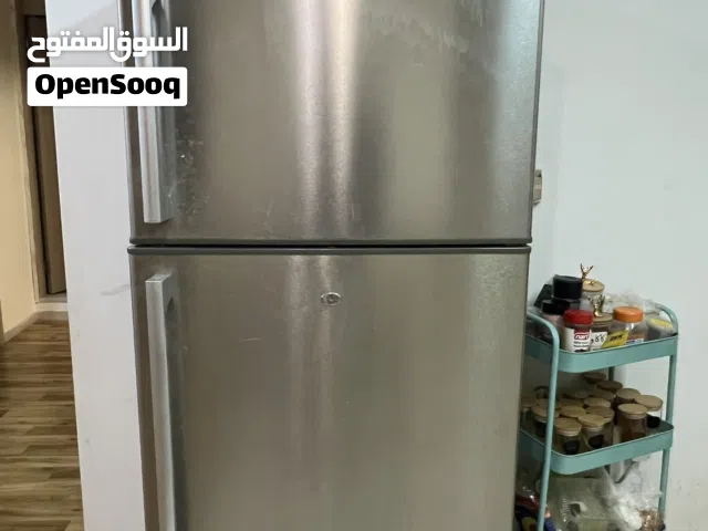 ثلاجة مستعملة عاطلة (للسكراب أو تصليح الماطور للعمل او التفصيخ)